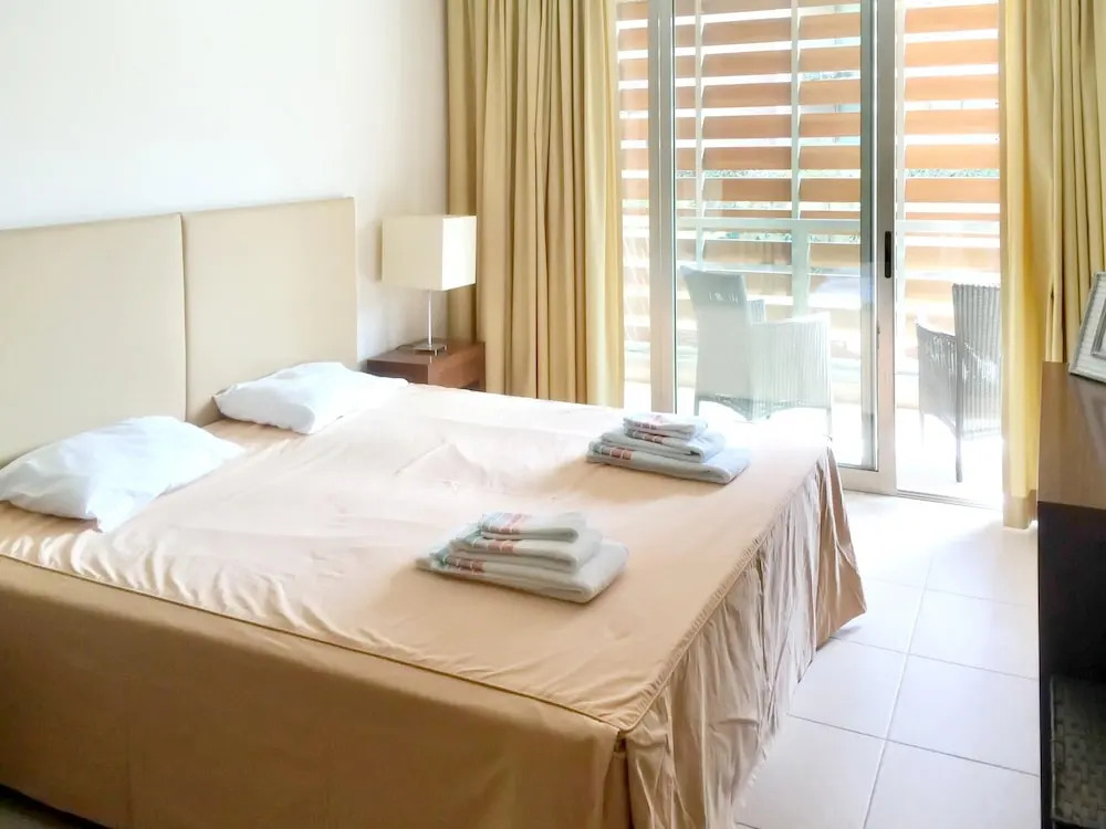 Apartment With 2 Bedrooms in Albufeira, With Pool Access, Furnished Ba