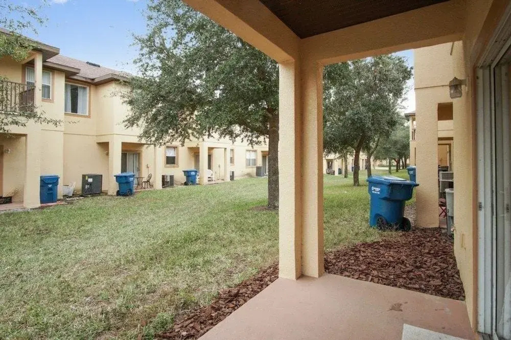Aladdin's Palace - 4 Br townhouse by RedAwning