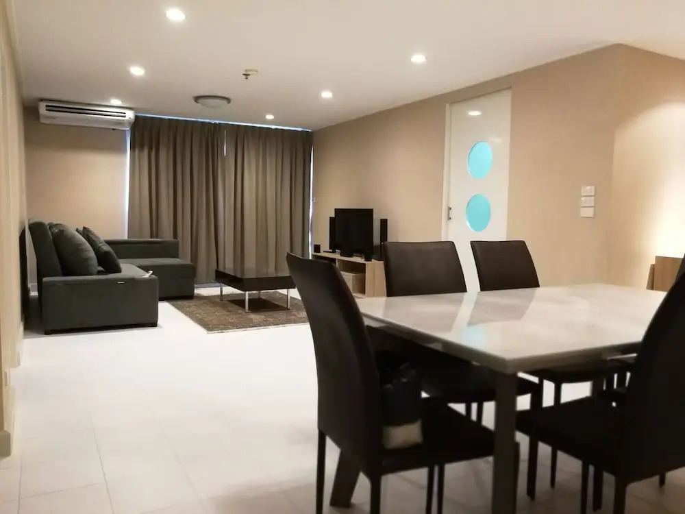 BKK 2 BR apt Near Sathon Iconsiam Firework View
