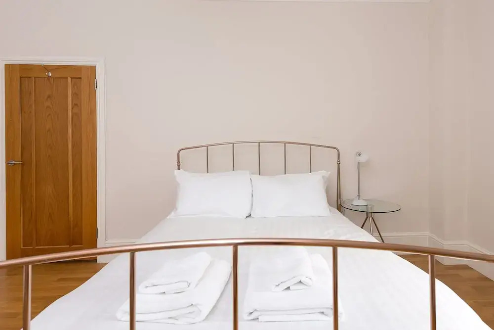 A Bright &Spacious 2 Bed Apt in West Kensington