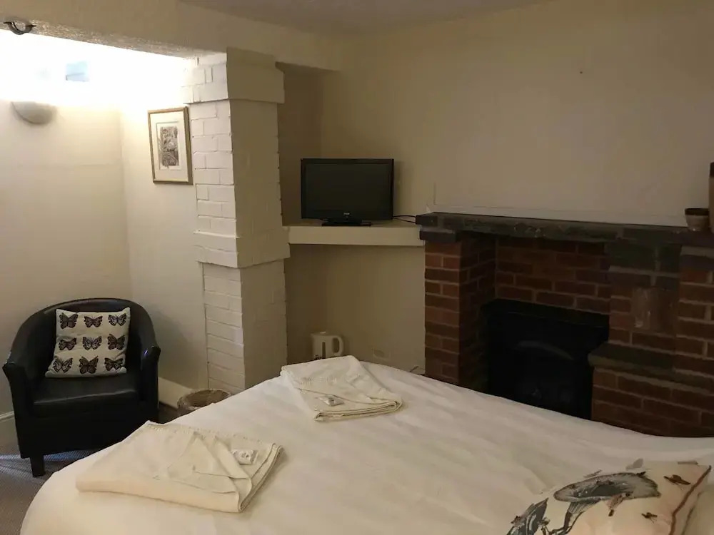 The Waterfront inn