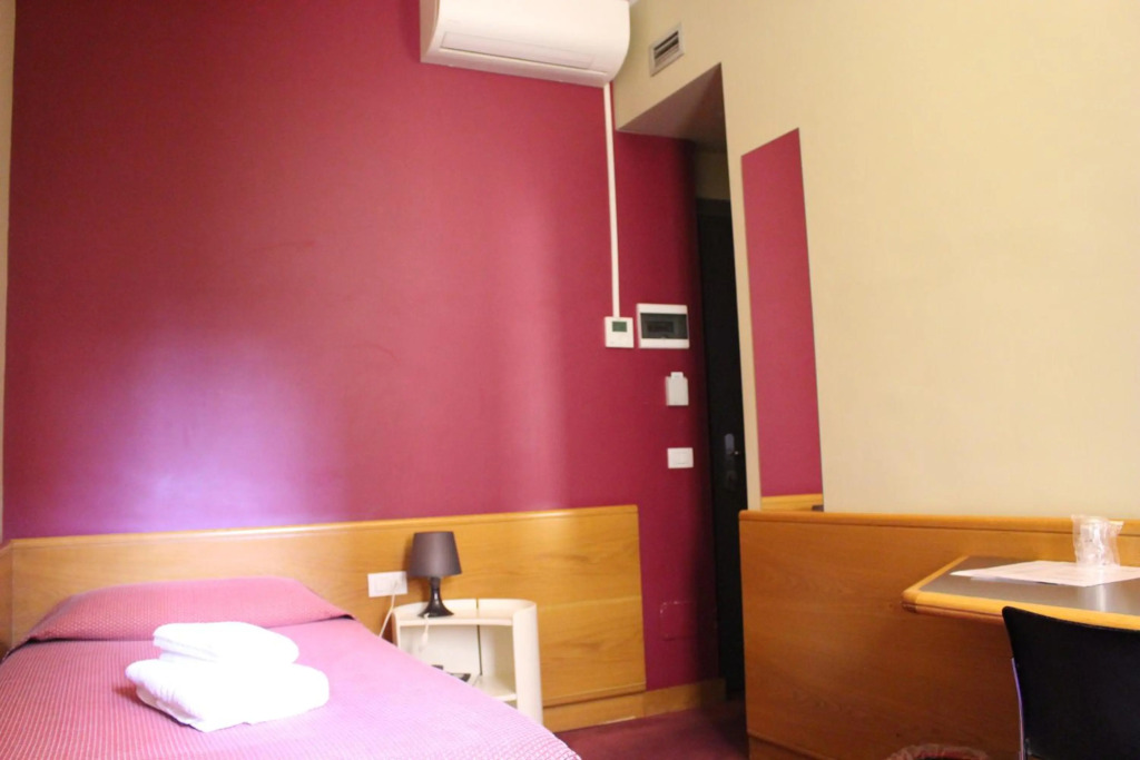 Club Hotel