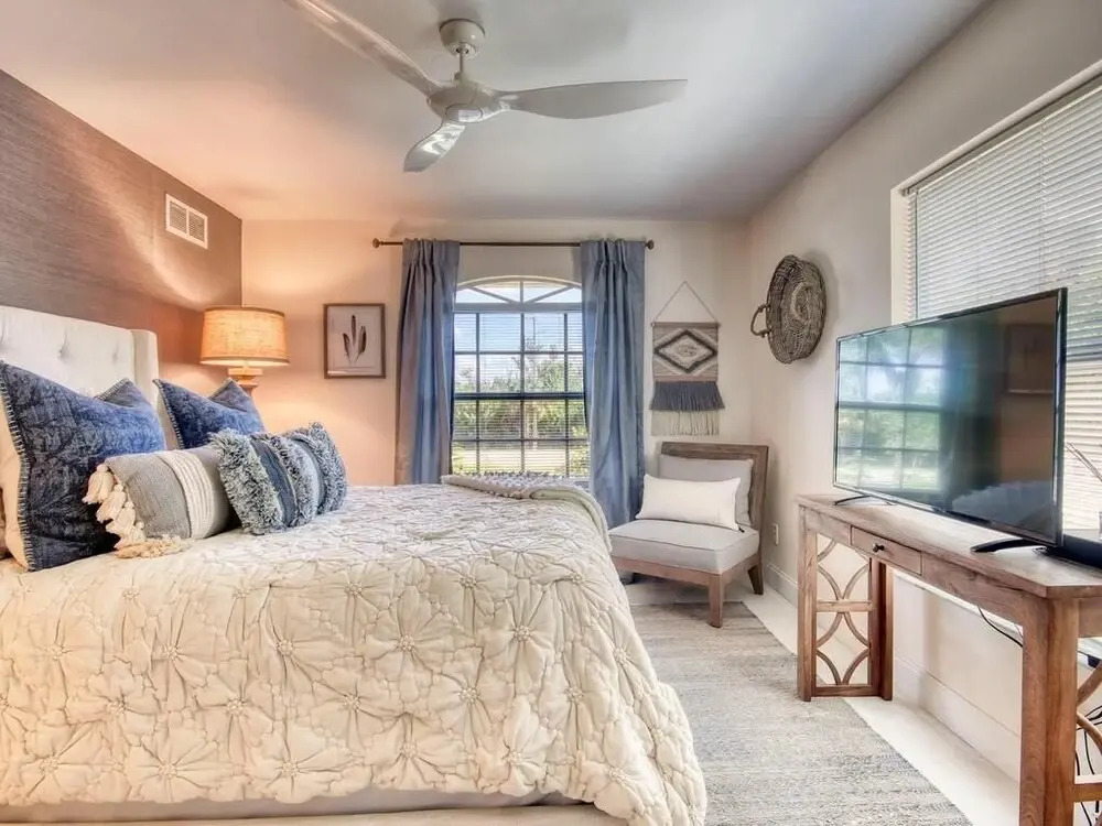 Quiet Inland Home With Pool, two Queen Beds and Grill