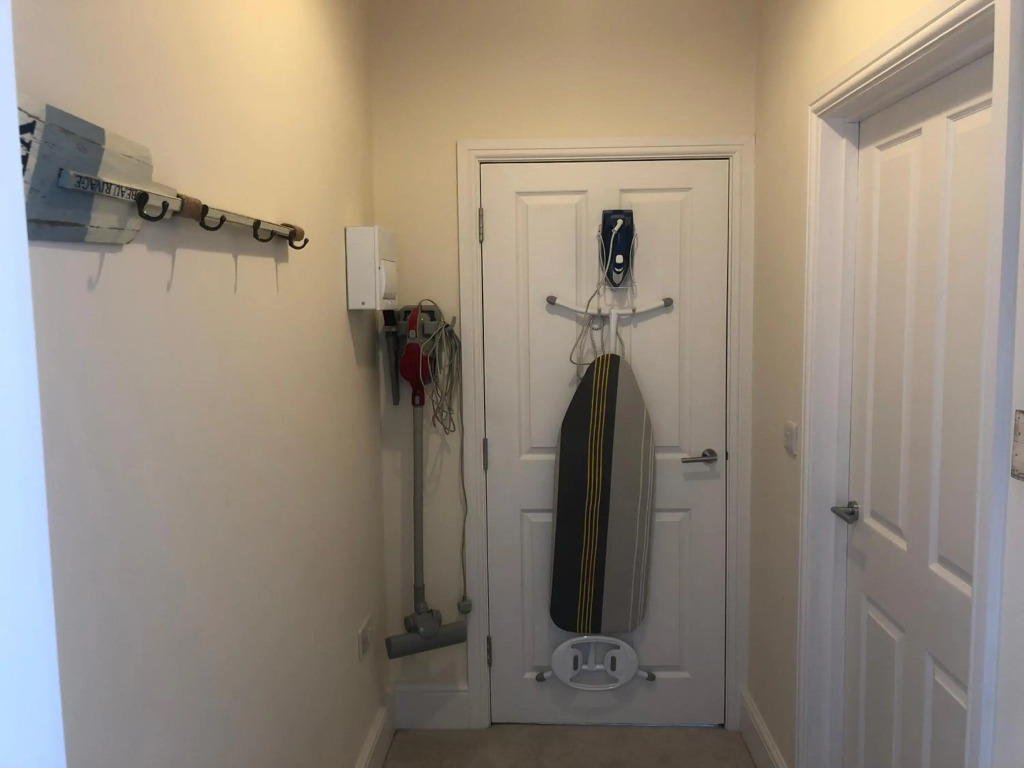 Wight On The Beach, Slps4, Stylish Apartment, Balcony with Sea Views