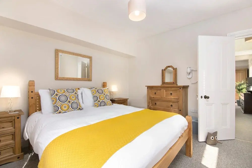 Salt Lane Apartments