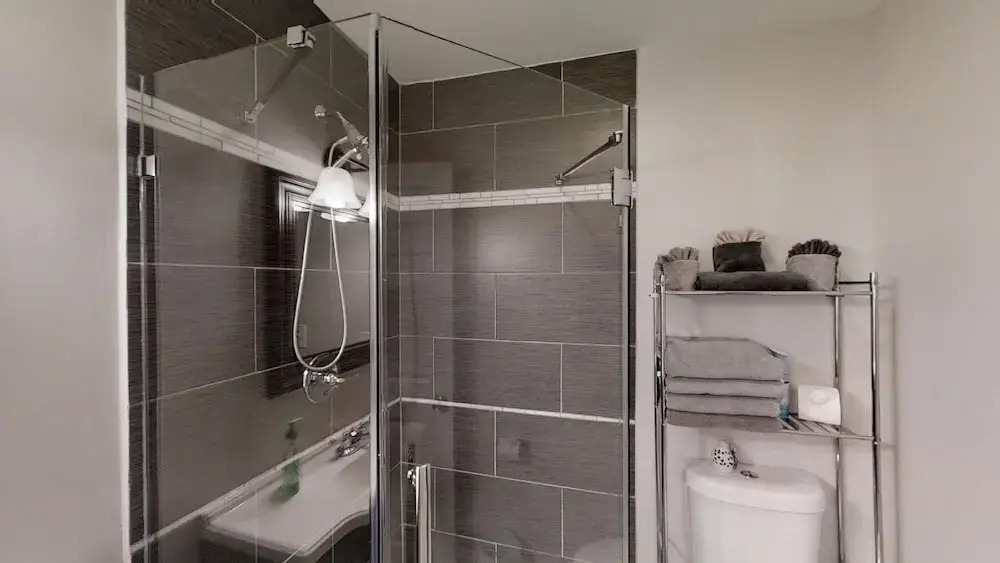 1 Bedroom - Walk to Historic Downtown Condo