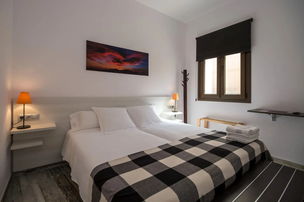 8 Rooms Tarifa