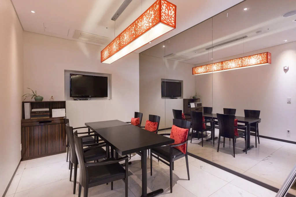 Charis Hotel