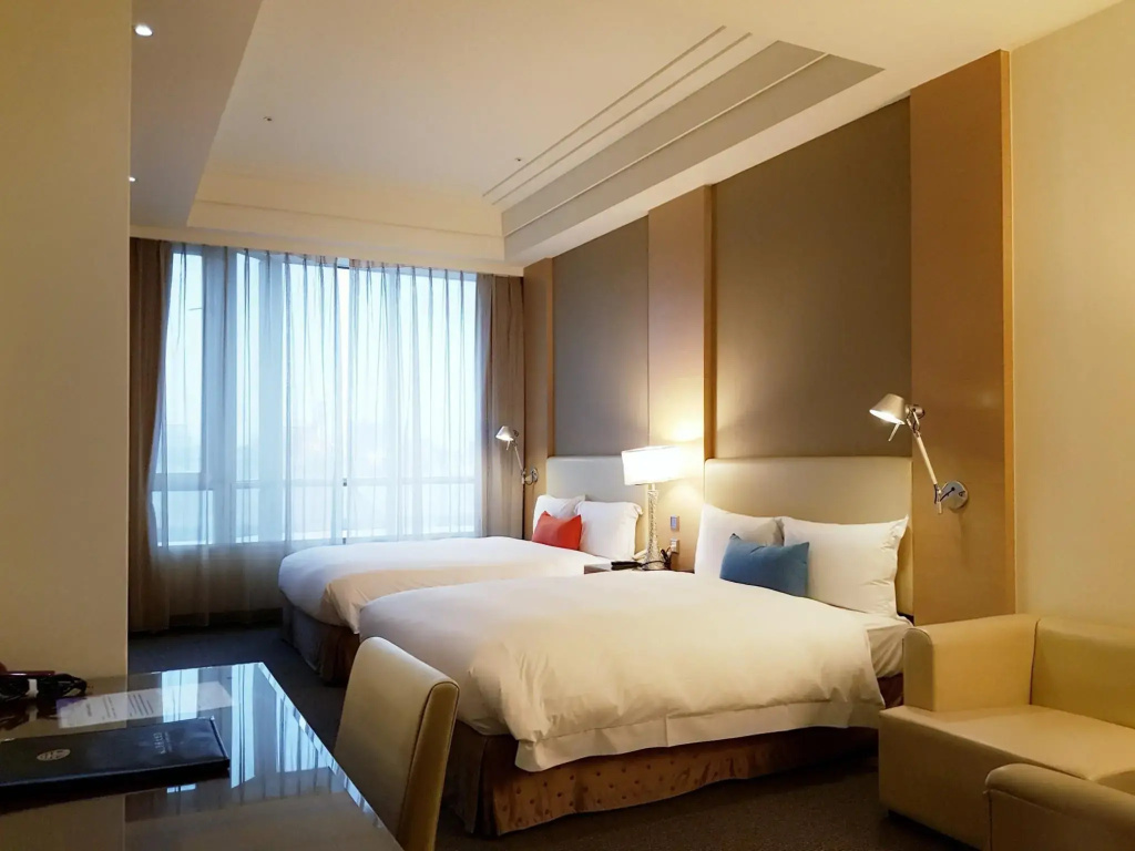 Ever Delightful Business Hotel
