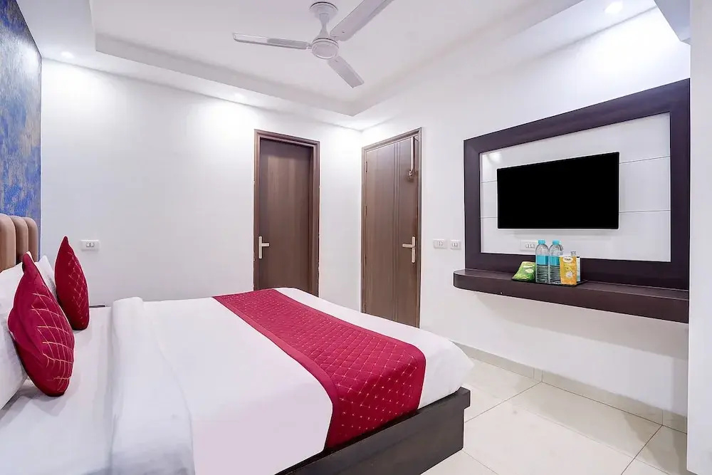Hotel IVY Near Delhi Airport