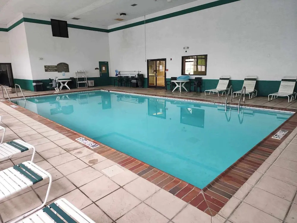 Quality Inn & Suites Somerset Downtown