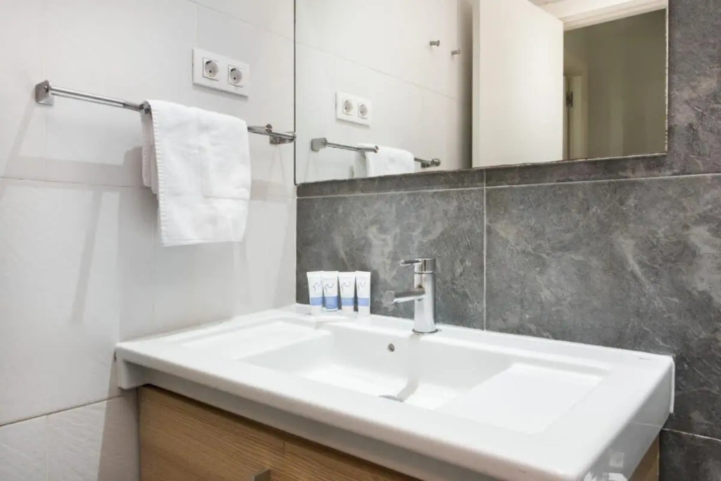 Bright and modern 2bedroom in Las Ramblas 2 1A