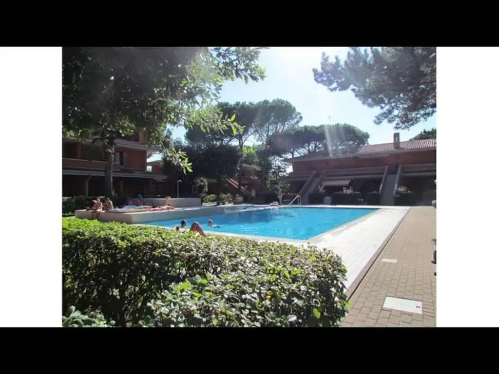 Chill in our Gorgeous Pool-beahost