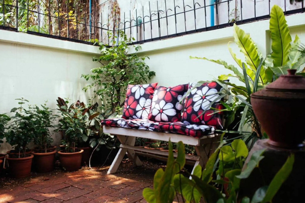 Retro At Phra Sing Guest House