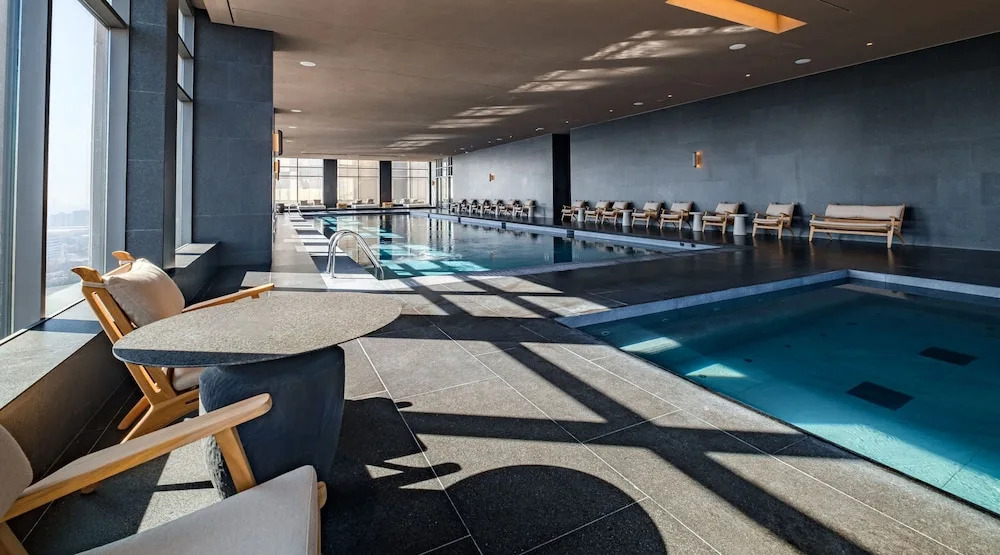 Luxury Studio - Revolution Monument View - Pool