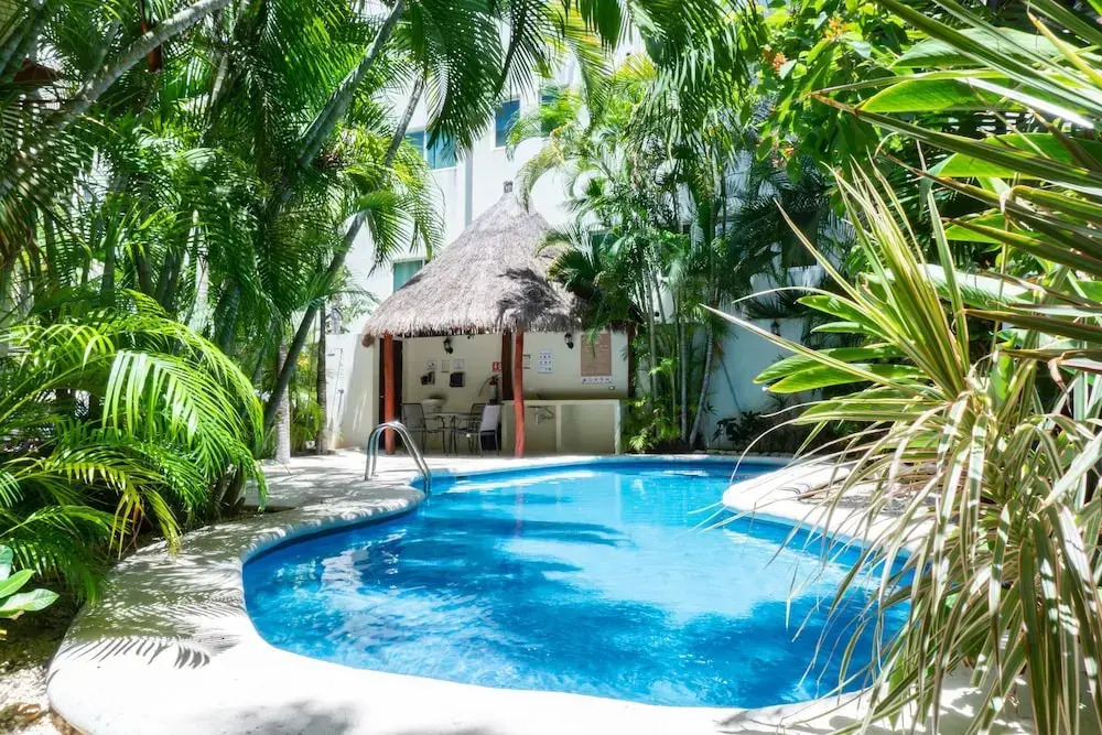Magic Paradise A8 3 Bedroom Condo by RedAwning