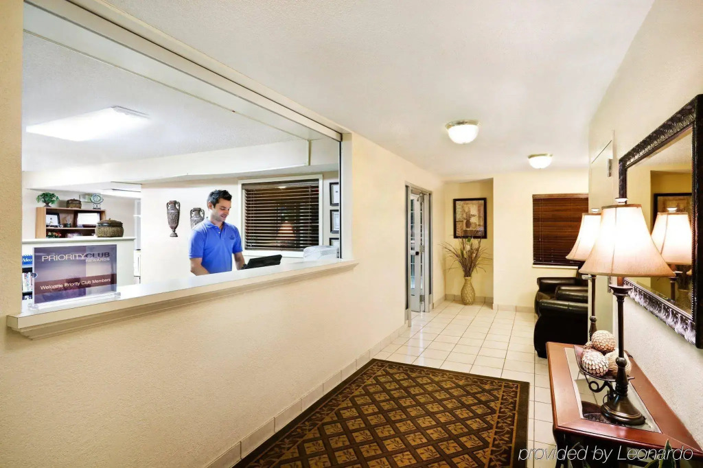 Sonesta Simply Suites Knoxville