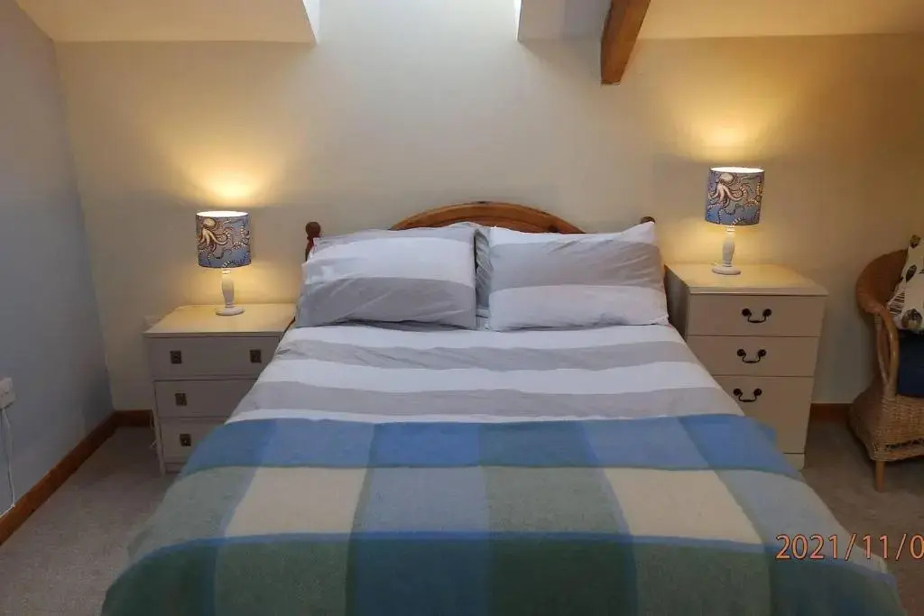 1 bed-cottage-Parking-Patio-close to coasts