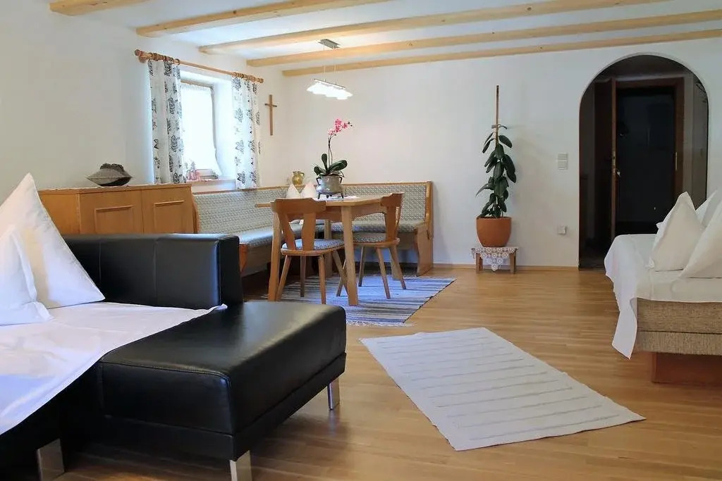 Haus Lucas Tschofen
