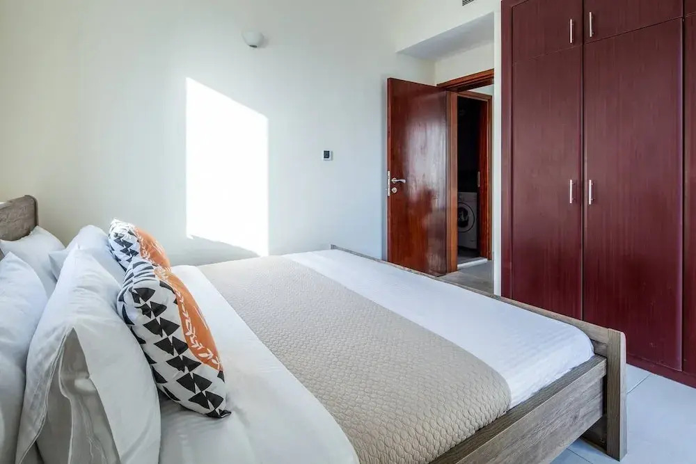 Lovely 1BR in Sports City With Golf Course Views!