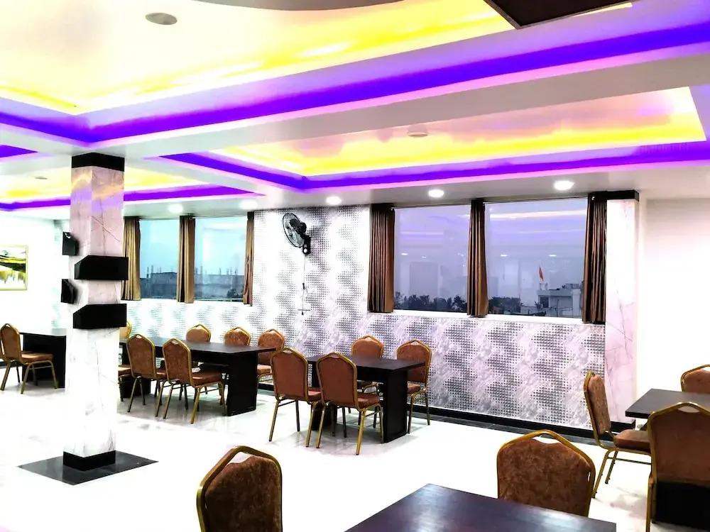 HOTEL JVS PALACE