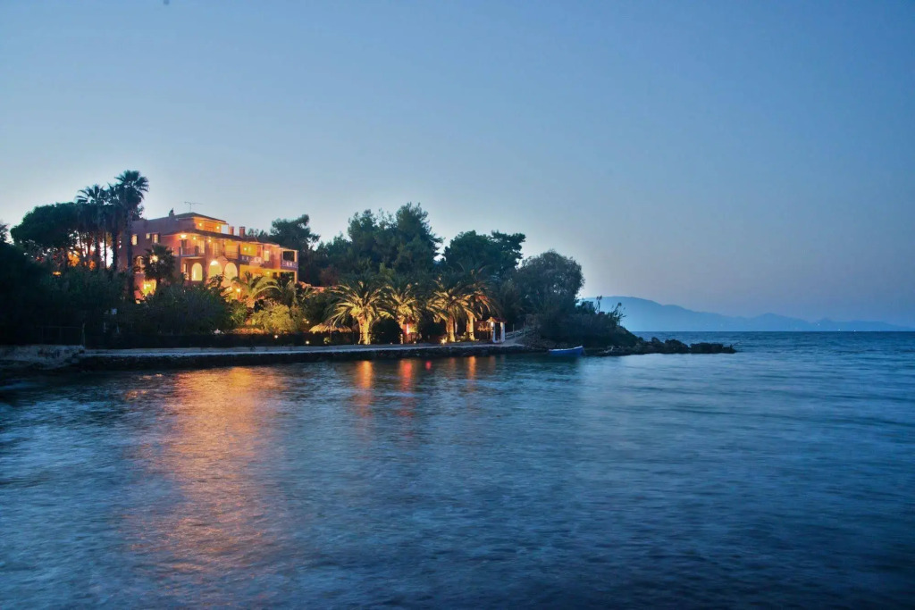 Calypso Suites & Villas