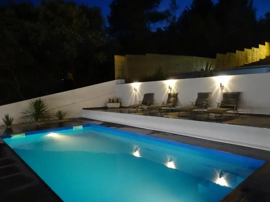 Seaside Villa mit Pool für 12 Personen