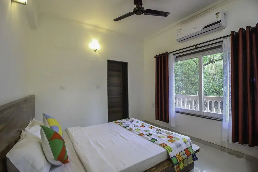 OYO 10972 Home Poolside 2BHK Siolim
