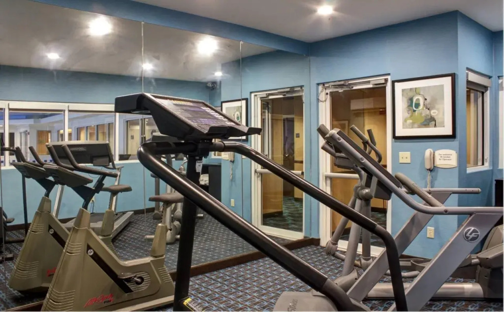 Comfort Inn & Suites North Dallas-Addison