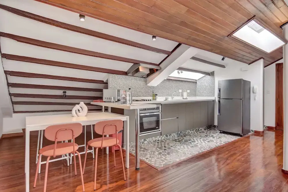w Delightful 1BR With Terrace in Zona T