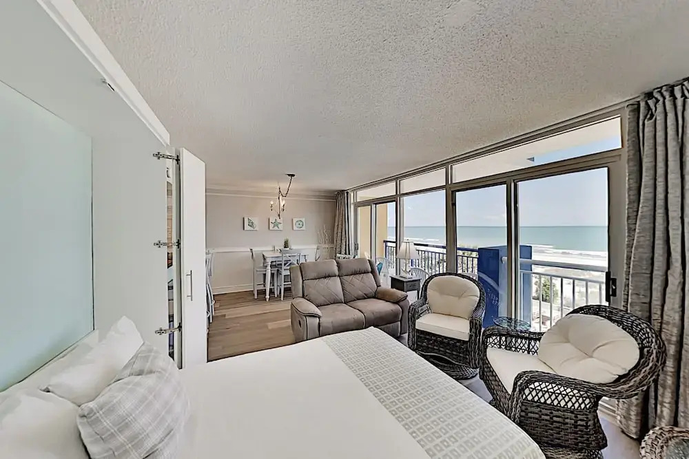 Choice Oceanfront W/ 3 Pools: Steps To Sand 2 Bedroom Condo