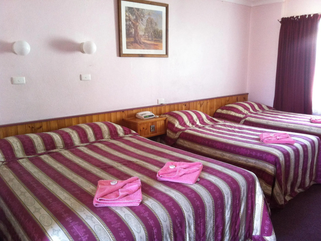Homestead Motel