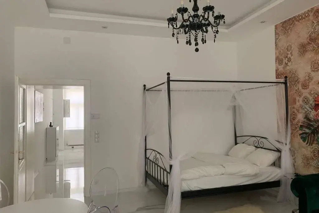 COOL City CENTER Apt. @ METRO and SHOPPING STREET