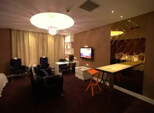 Babylon Hotel