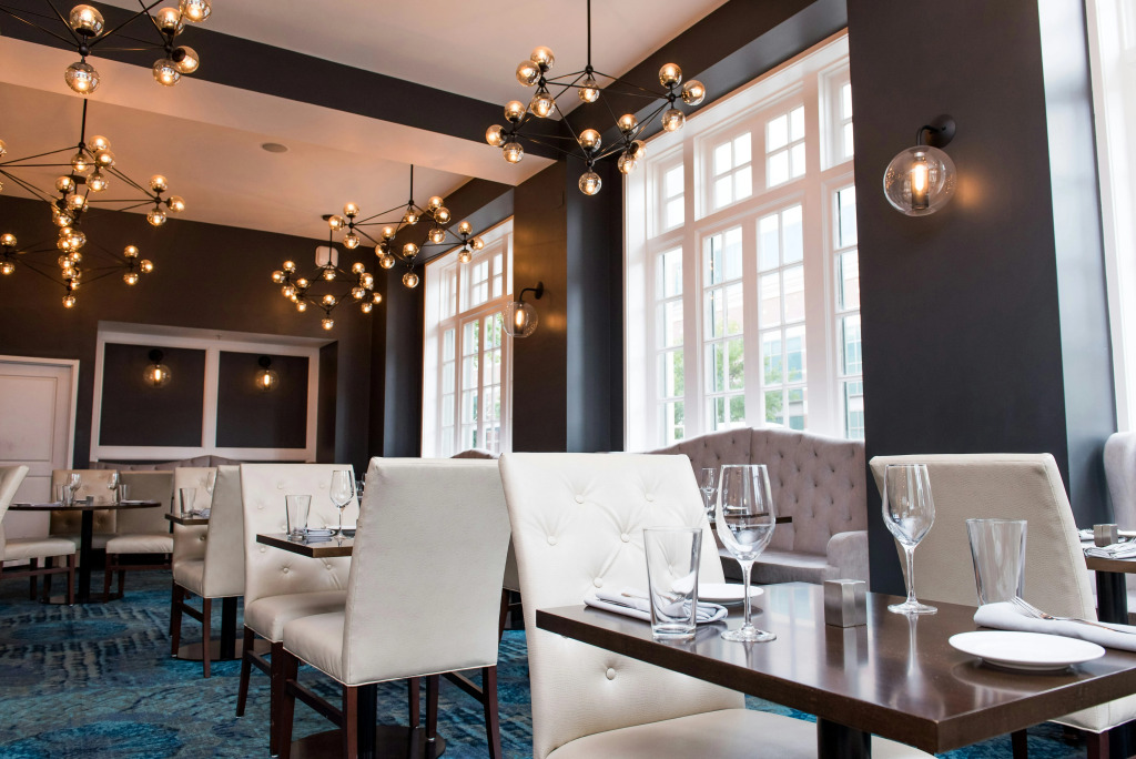 Redmont Hotel Birmingham - Curio Collection by Hilton