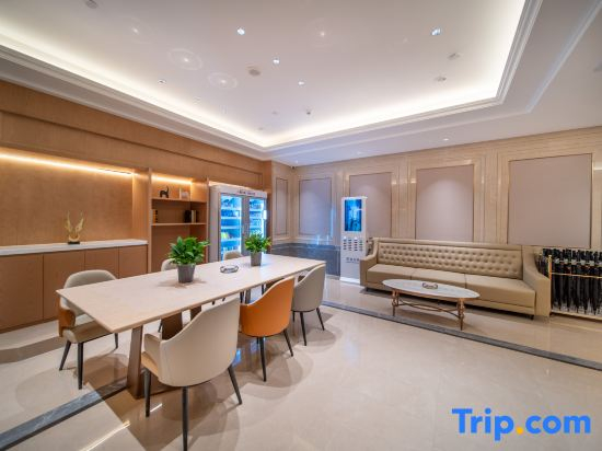 Vienna Hotel (Urumqi Midong Government Traditional Chinese Medicine Hospital Branch)