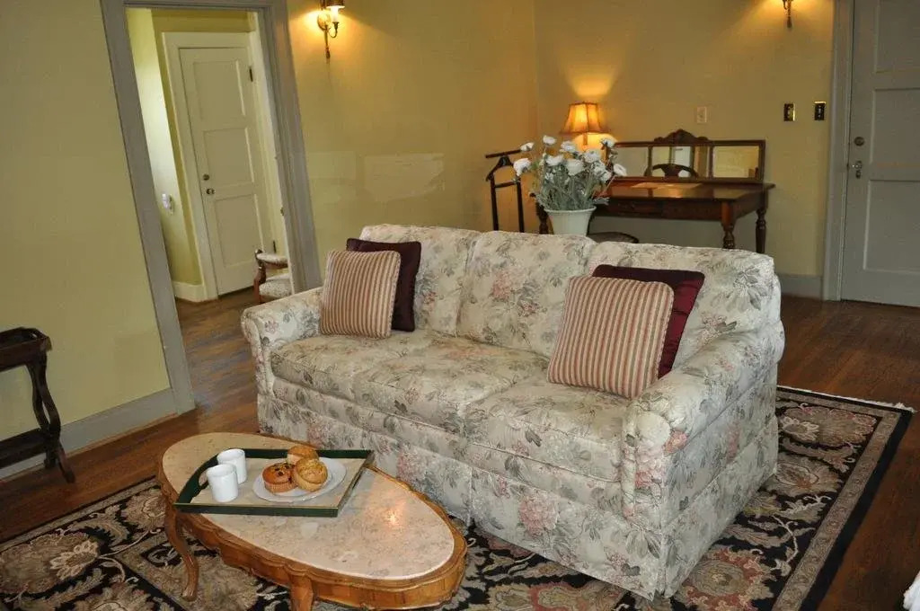 Bear Creek Inn