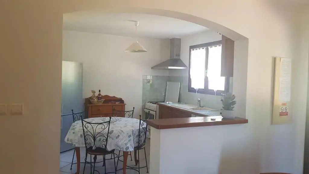 Bas de Villa chez Mr.Girolami Dominique