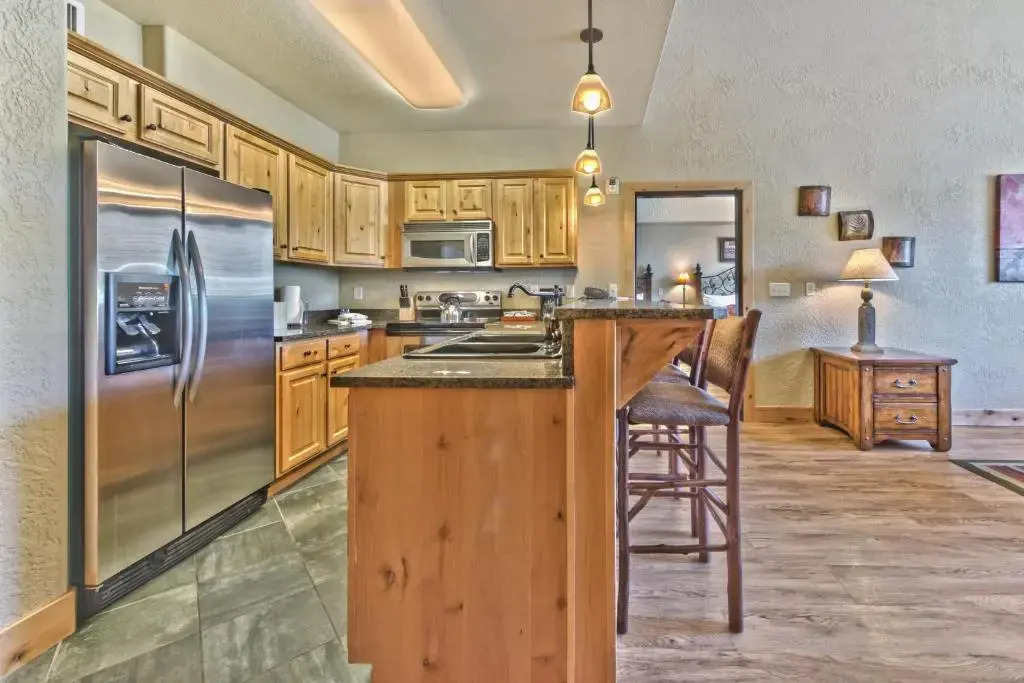 Silverado Lodge One Bedroom plus Loft by Canyons Village Rentals 223B