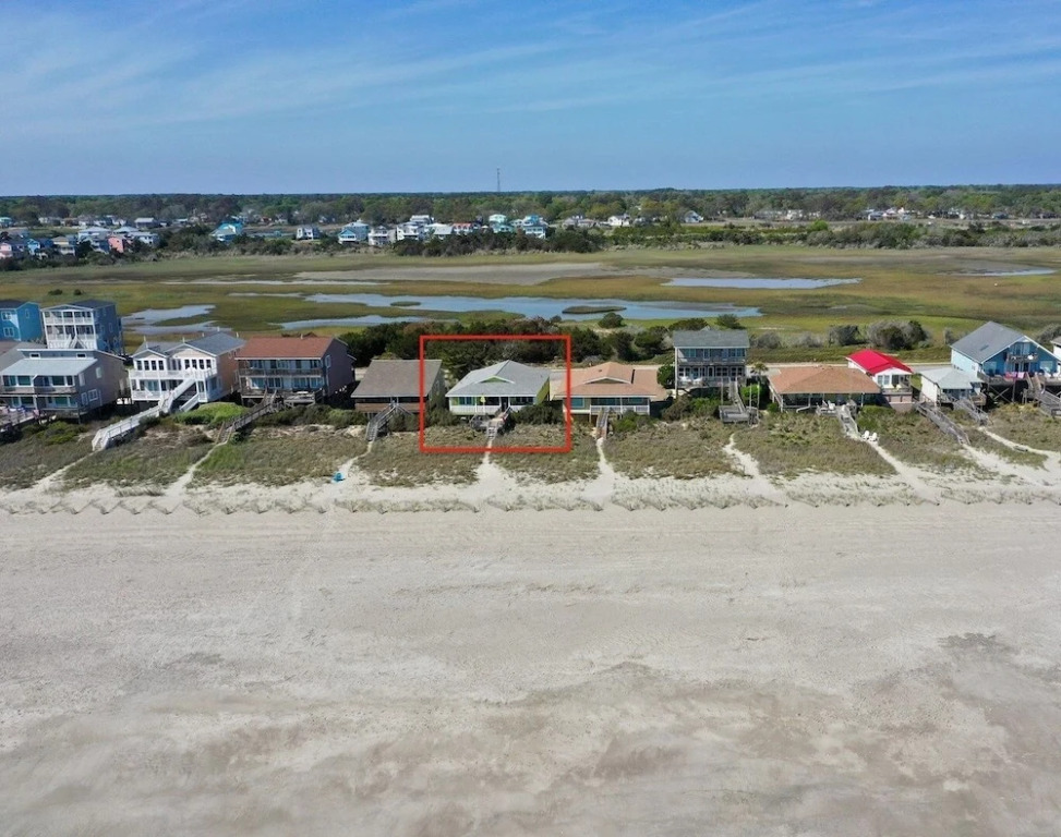 When Pigs Fly 4 Bedroom Home by RedAwning