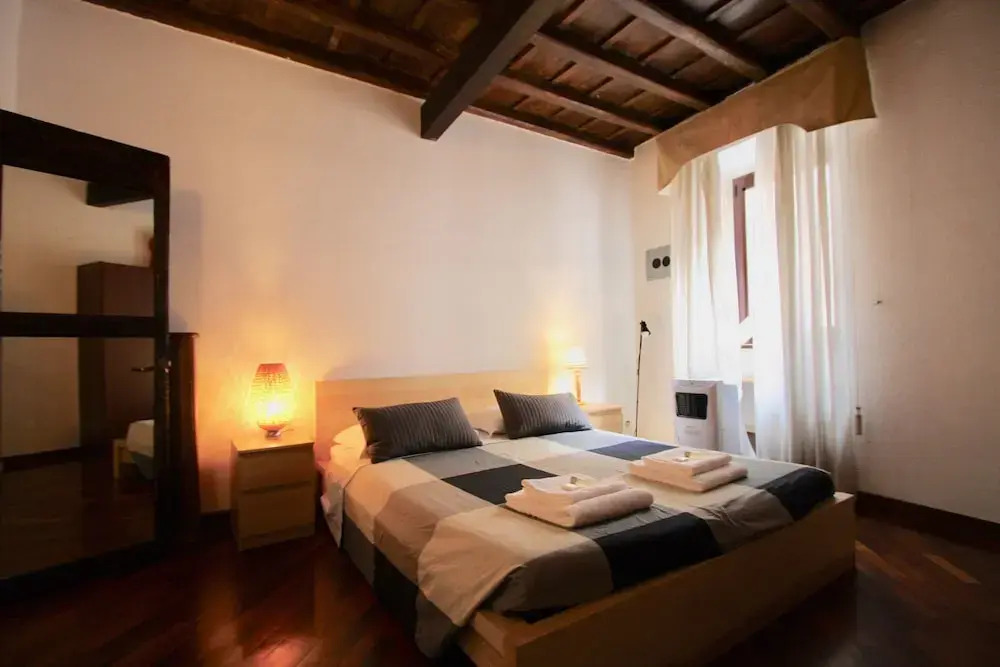 Travel & Stay - Luce