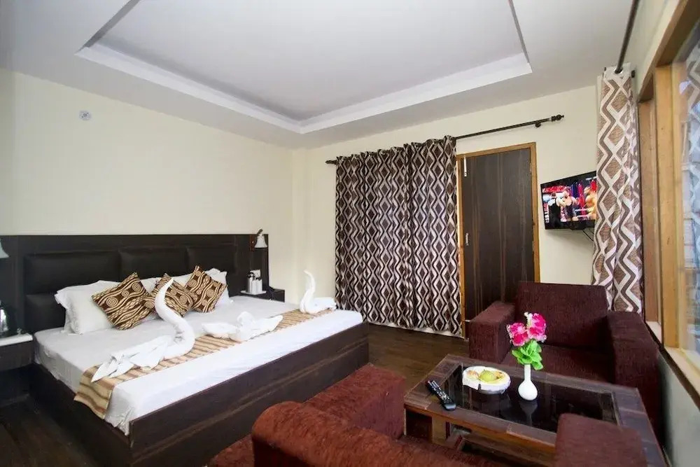 Beyond Stay Hotel Manali Queen