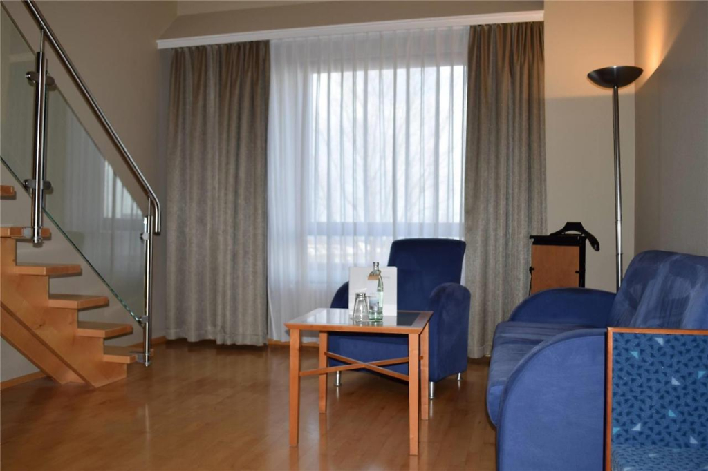 elaya frankfurt oberursel, Trademark Collection