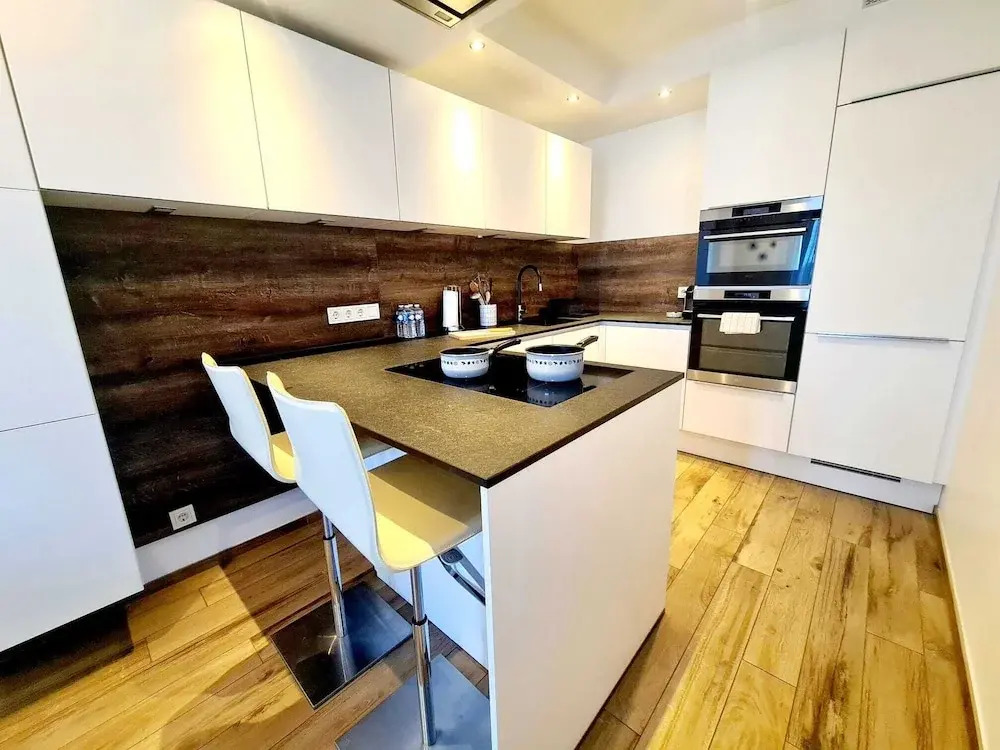 Luxury 2 bedrooms with Parking&Terrace
