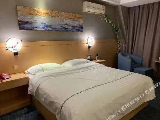 Zhangjiang Holiday Hotel (Ganzhou Jiufang Branch store)