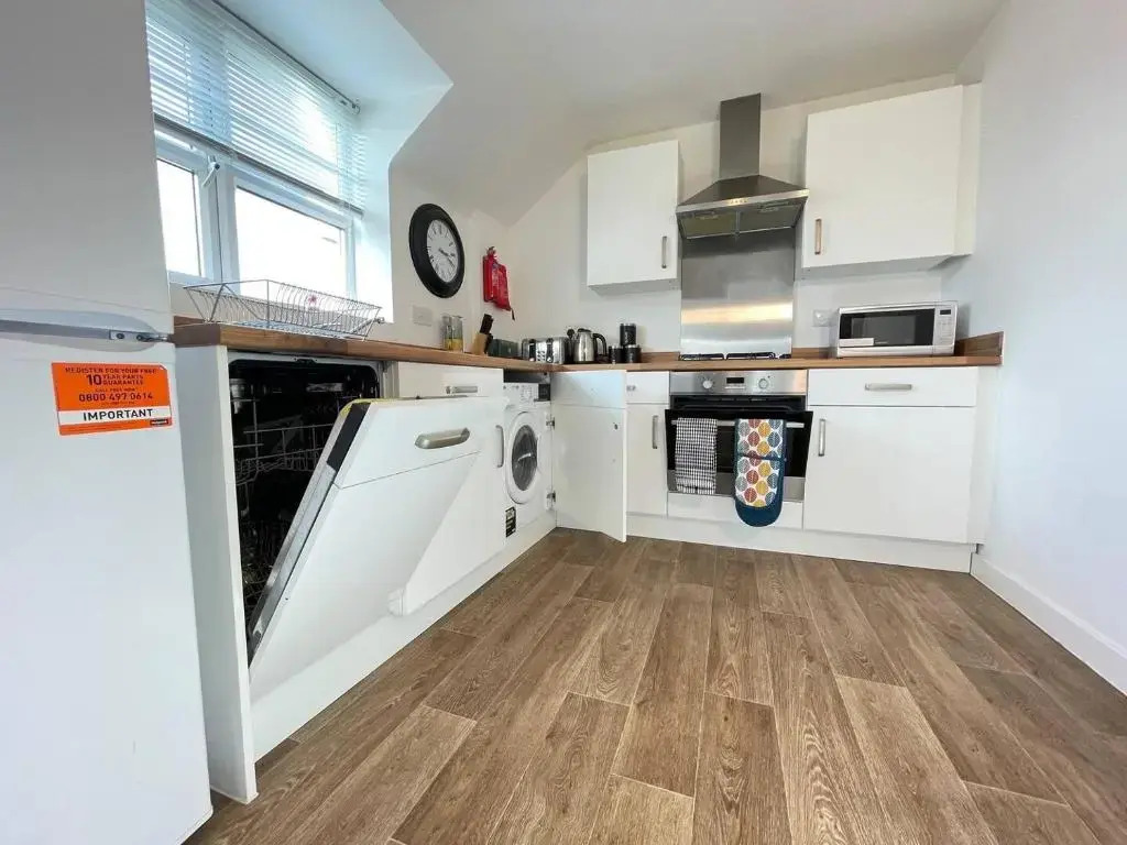 Lovely 2 bedroom apartment with free parking