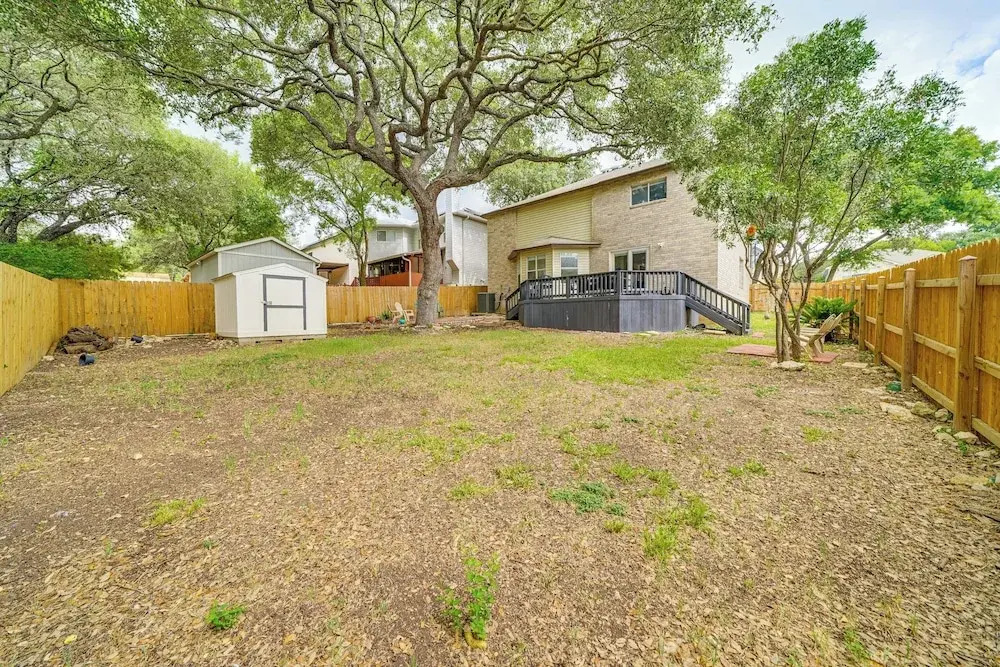 Spacious Home w Deck Near San Antonio Aquarium