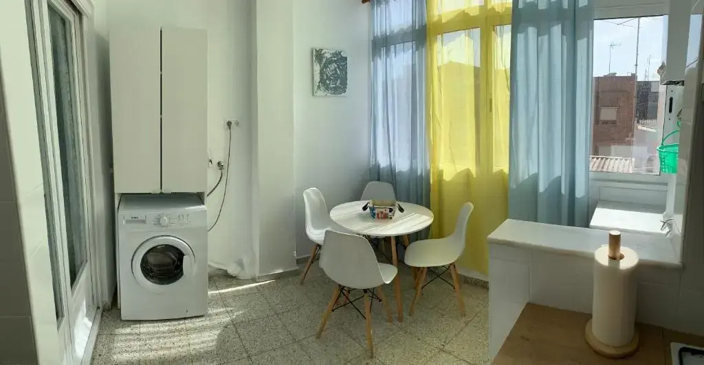 Bright and Modern Apartment 3 bedroom with Balcony E3EV