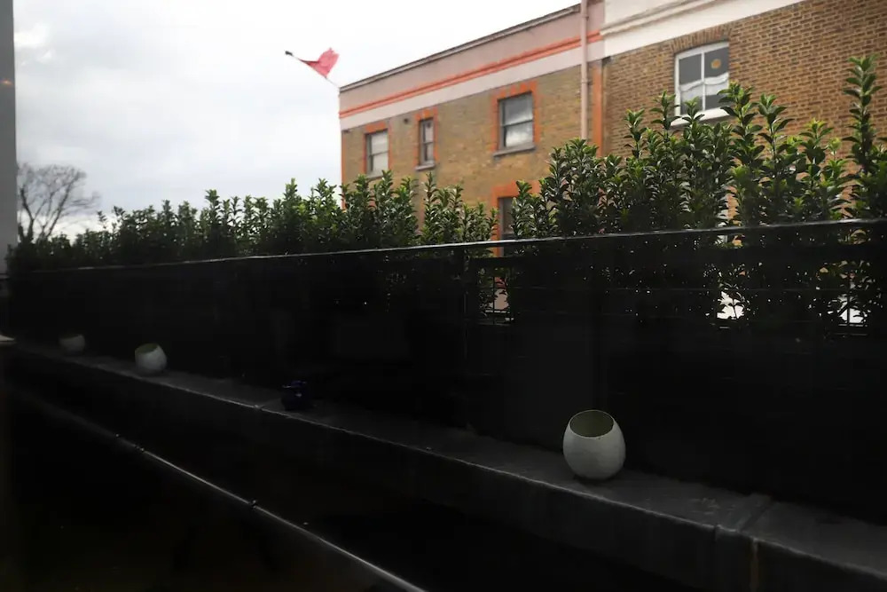Stylish 1 Bedroom Flat With Balcony in North Kensington