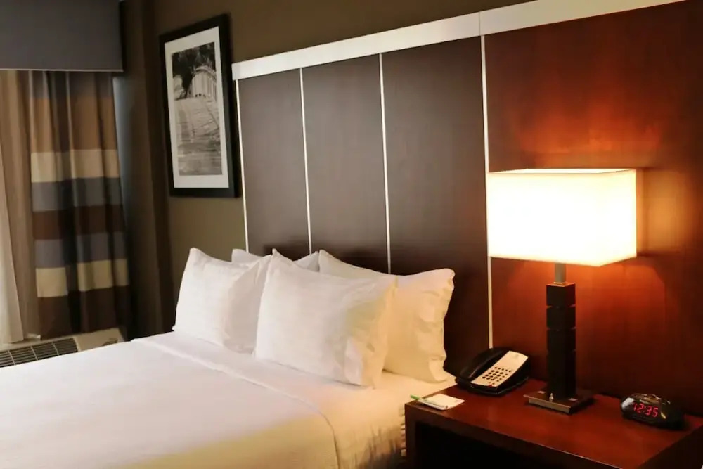 Holiday Inn Raleigh (Crabtree Valley Mall)